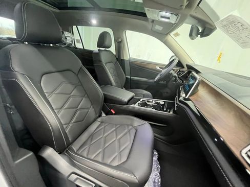 New 2026 Volkswagen Atlas SE image 12