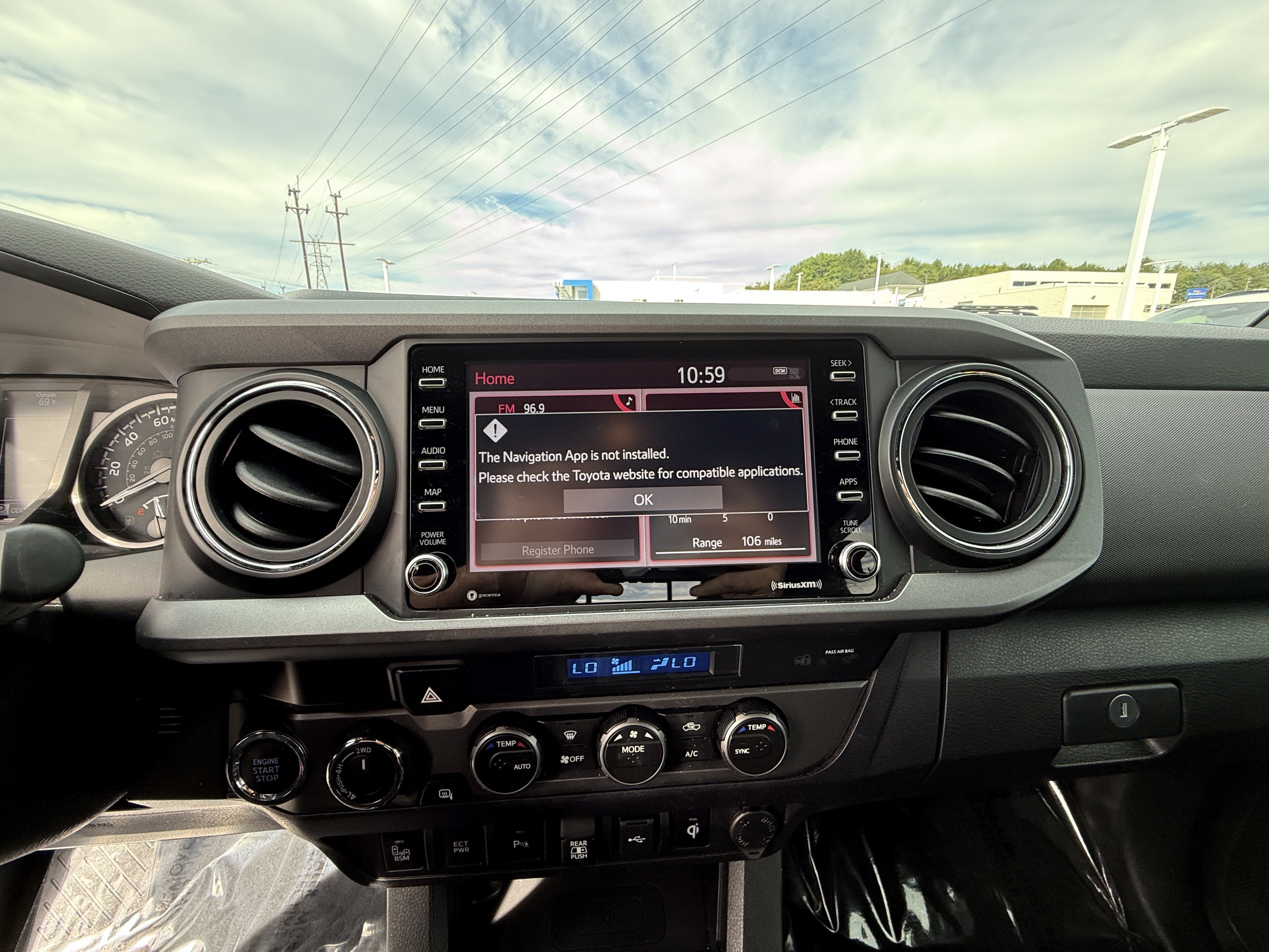 Used 2021 Toyota Tacoma TRD Off-Road w/ Technology Package AWD/4WD image 24
