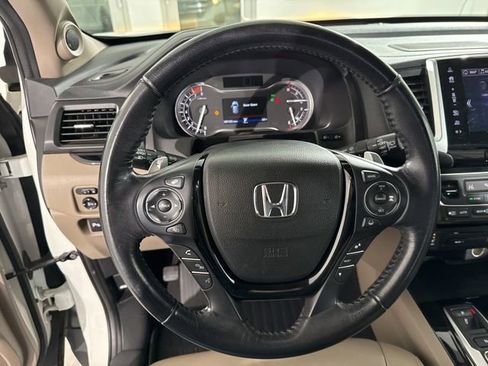 Used 2018 Honda Pilot Touring image 31
