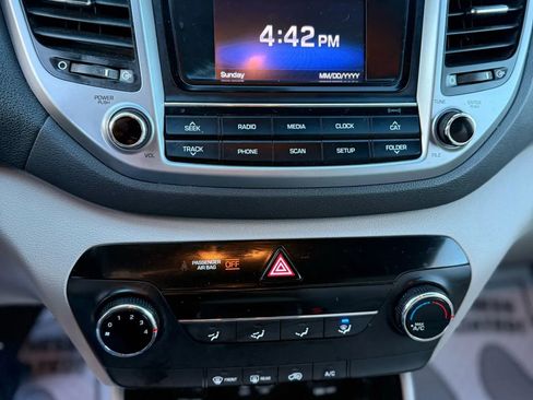 Used 2017 Hyundai Tucson SE image 38