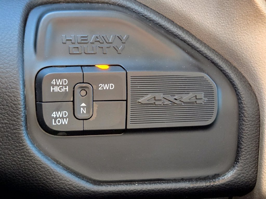Used 2024 RAM 2500 Laramie w/ Safety Group AWD/4WD image 31