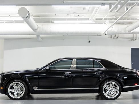 Used 2016 Bentley Mulsanne RWD image 2