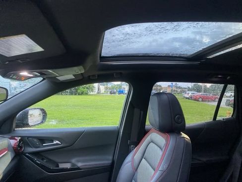 Used 2025 Chevrolet Equinox RS FWD image 30
