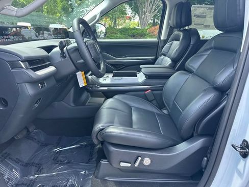 New 2026 Lincoln Navigator L Reserve AWD/4WD image 10