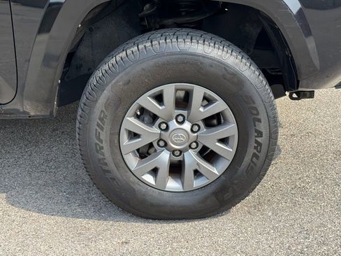 Used 2016 Toyota Tacoma SR5 w/ SR5 Appearance Package (SN) AWD/4WD image 8