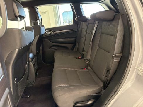 Used 2018 Jeep Grand Cherokee Laredo AWD/4WD image 22