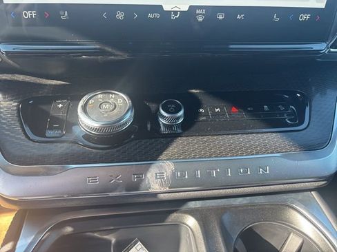 New 2026 Ford Expedition Platinum w/ Stealth Appearance Package image 25