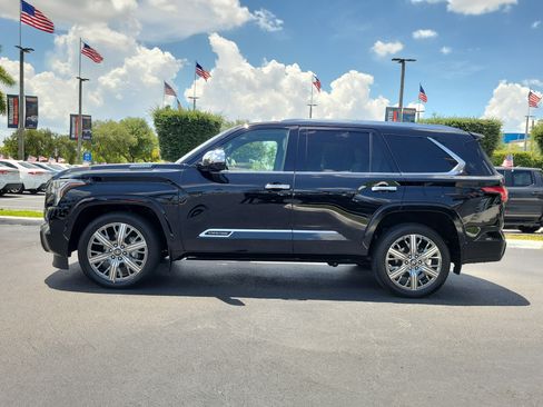 Used 2025 Toyota Sequoia Capstone AWD/4WD image 7