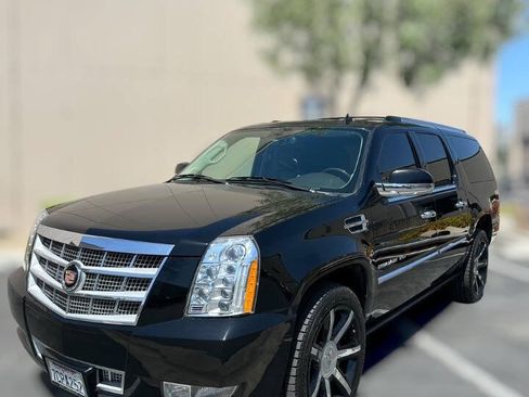 Used 2014 Cadillac Escalade ESV Platinum RWD image 10