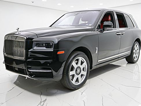 Used 2019 Rolls-Royce Cullinan AWD/4WD image 2