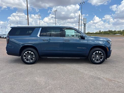 New 2026 Chevrolet Suburban LT w/ Comfort Package AWD/4WD image 7