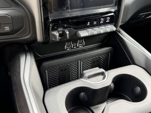 New 2026 RAM 2500 Laramie AWD/4WD image 23