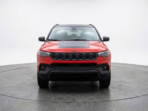 Used 2025 Jeep Compass Trailhawk AWD/4WD image 1