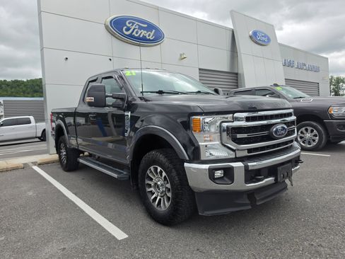 Used 2021 Ford F250 Lariat w/ Lariat Value Package AWD/4WD image 1