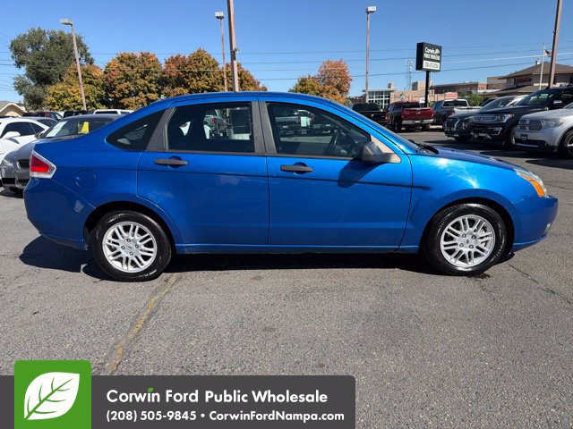 Used 2010 Ford Focus SE FWD image 4