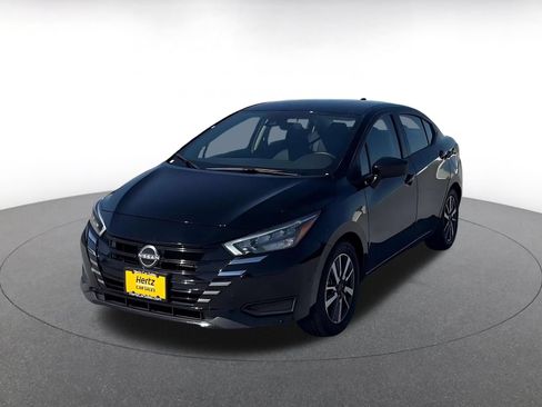 Used 2025 Nissan Versa SV FWD image 5