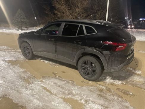 Used 2025 Chevrolet Trax ACTIV image 7