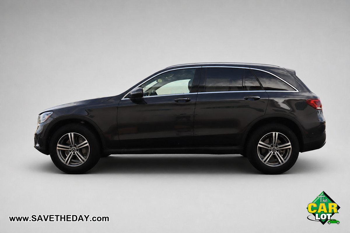 Used 2021 Mercedes-Benz GLC 300 w/ Premium Package image 5