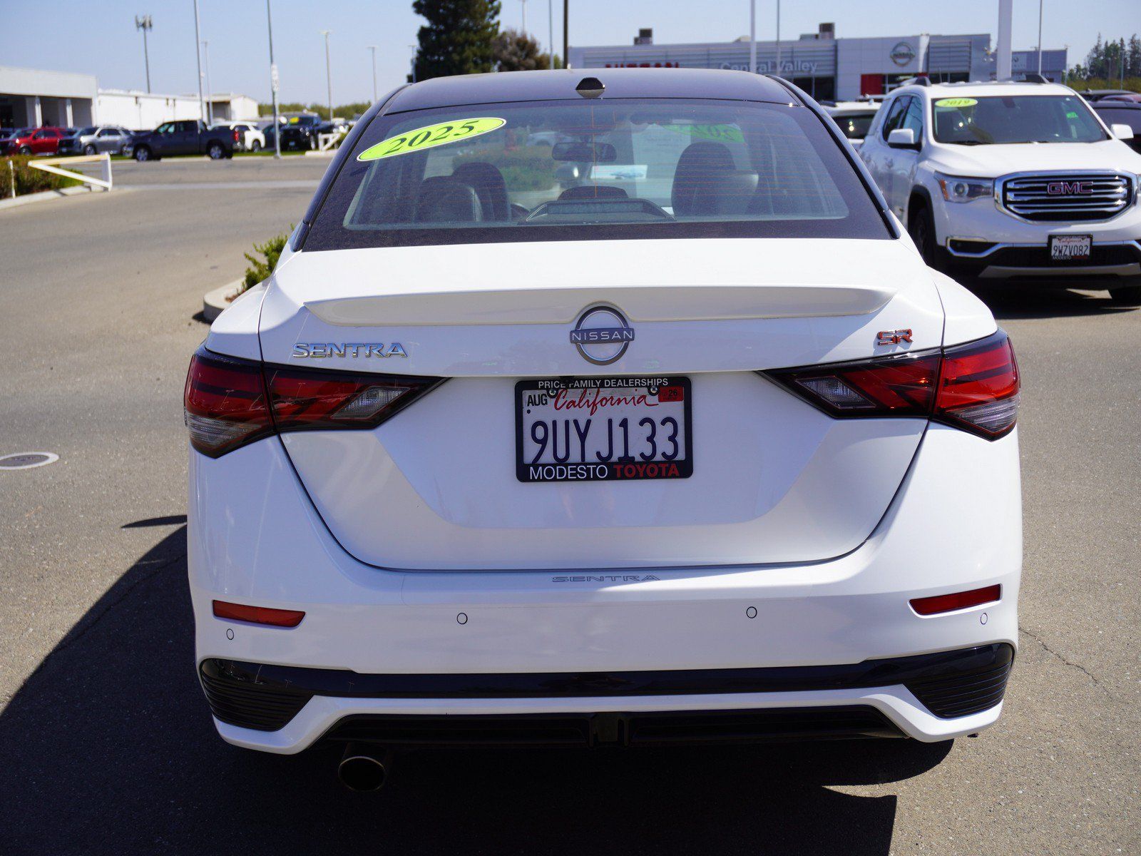 Used 2025 Nissan Sentra SR w/ SR Premium Package FWD image 9