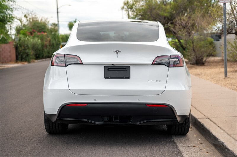 Used 2022 Tesla Model Y Long Range AWD/4WD image 4