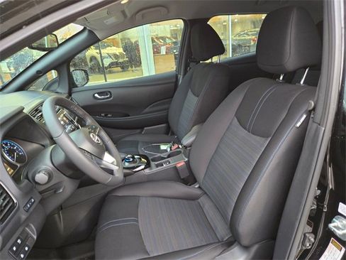Used 2025 Nissan Leaf SV Plus image 22