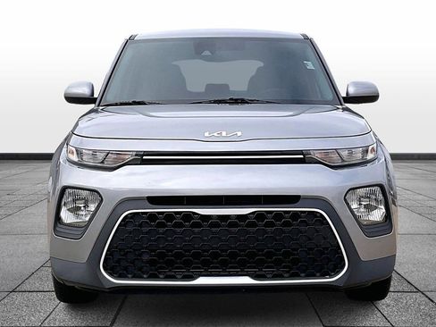 Certified 2022 Kia Soul LX w/ Technology Package image 3