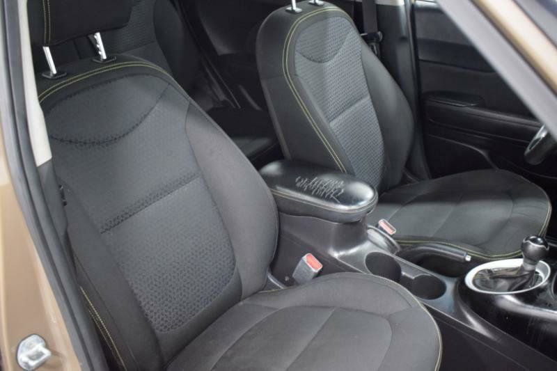 Used 2015 Kia Soul + FWD image 8