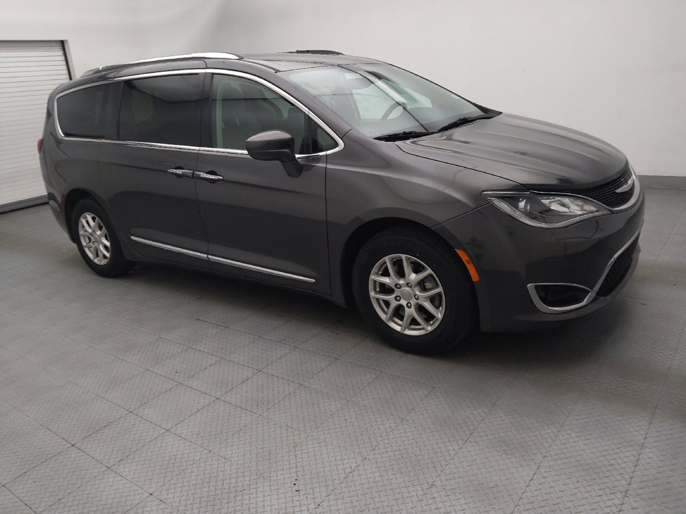 Used 2020 Chrysler Pacifica Touring-L FWD image 11
