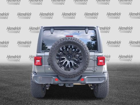 Used 2020 Jeep Wrangler Unlimited Sahara AWD/4WD image 8