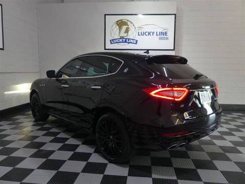 Used 2019 Maserati Levante AWD/4WD image 11