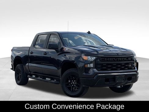 Used 2023 Chevrolet Silverado 1500 Custom Trail Boss AWD/4WD image 2