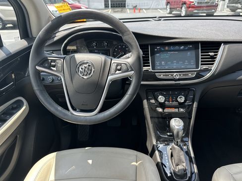 Used 2018 Buick Encore Essence w/ Experience Buick Package FWD image 16