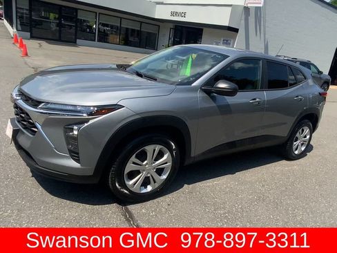 Certified 2024 Chevrolet Trax LS w/ Driver Confidence Package FWD image 4