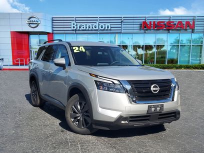 Used 2024 Nissan Pathfinder SV
