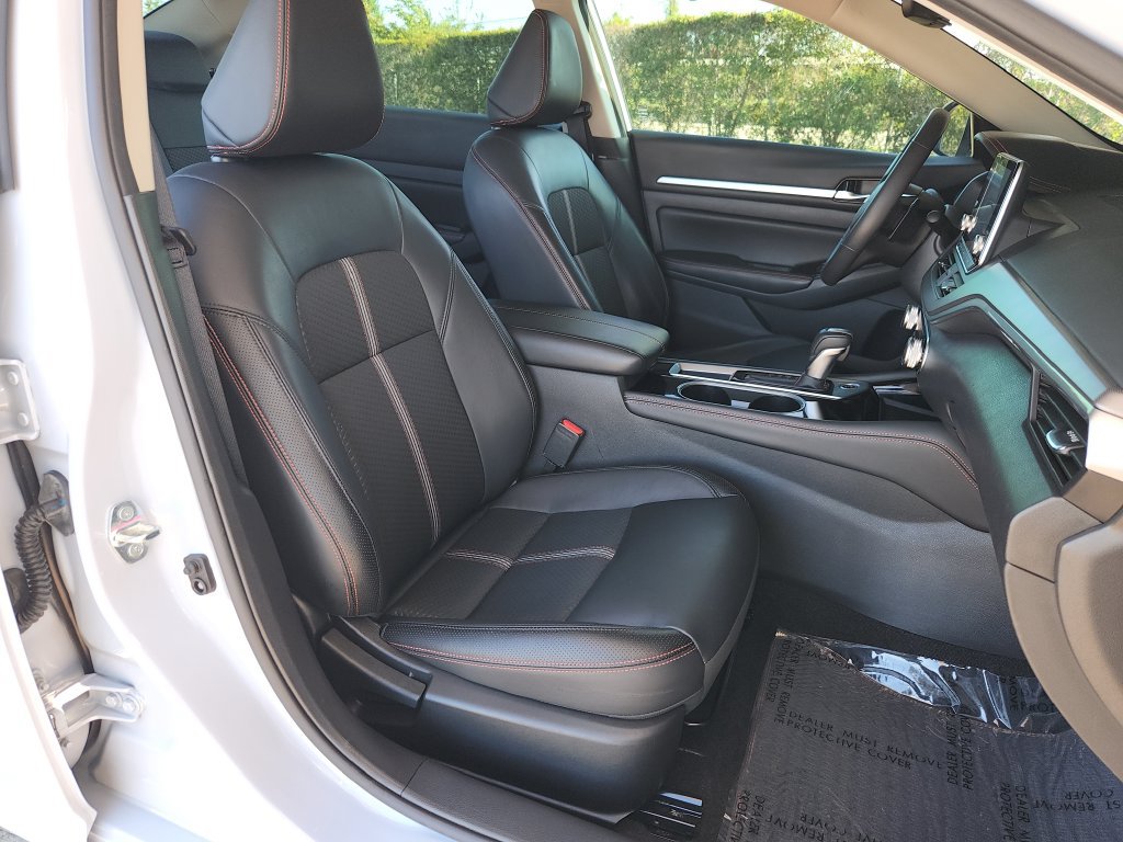 Used 2024 Nissan Altima 2.5 SR FWD image 16