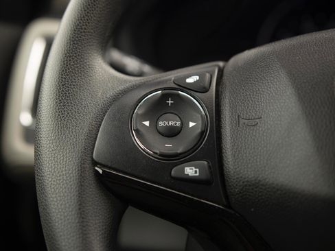 Used 2021 Honda HR-V EX image 6