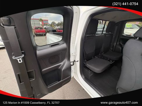 Used 2017 Toyota Tacoma SR5 image 31