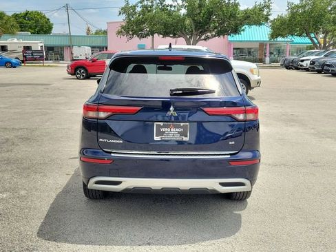 Used 2024 Mitsubishi Outlander SE Black Edition FWD image 5