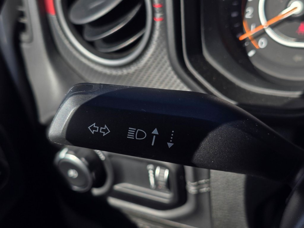 Used 2025 Jeep Wrangler Unlimited Rubicon AWD/4WD image 38