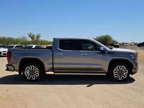 Used 2025 GMC Sierra 1500 Denali Ultimate AWD/4WD image 4
