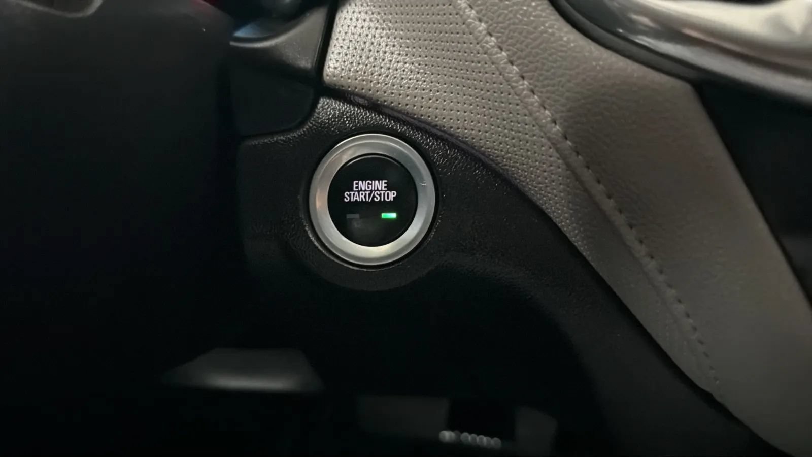 Used 2018 Chevrolet Equinox Premier FWD image 15