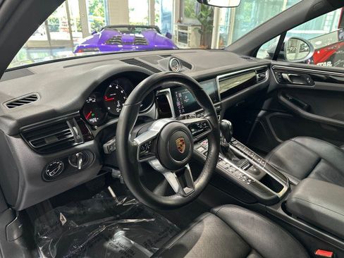 Used 2021 Porsche Macan AWD/4WD image 3