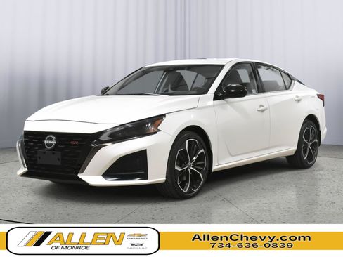 Used 2023 Nissan Altima 2.5 SR AWD/4WD image 1