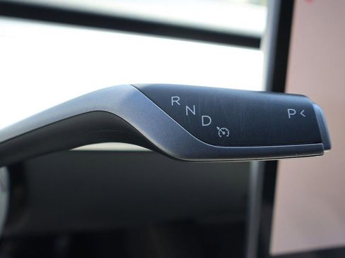 Used 2024 Tesla Model Y Long Range image 42