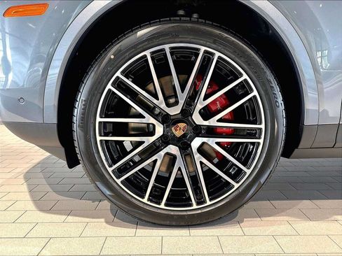 New 2026 Porsche Cayenne S AWD/4WD image 11