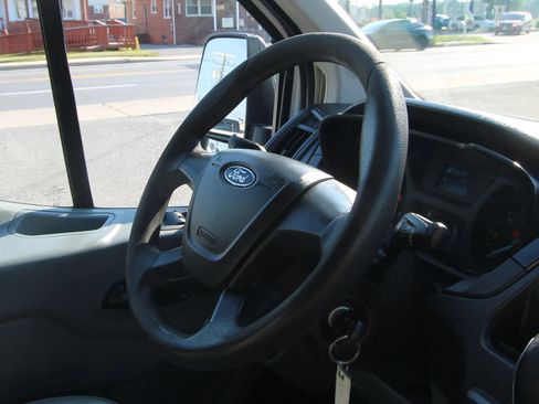 Used 2015 Ford Transit 250 130 Low Roof RWD image 14