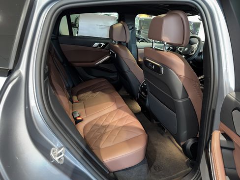 New 2026 BMW X6 xDrive40i w/ Climate Comfort Package image 11