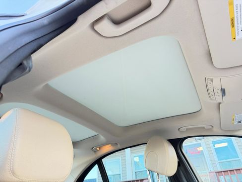 Used 2016 Mercedes-Benz C 300 4MATIC Sedan image 47