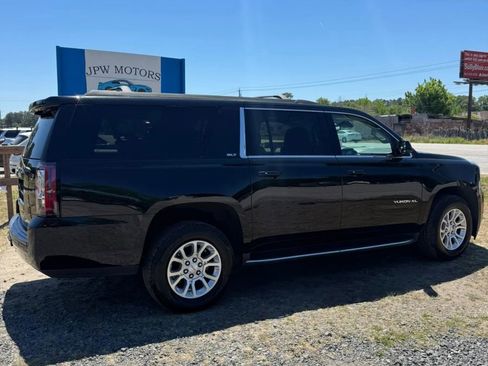 Used 2017 GMC Yukon XL SLT w/ Open Road Package AWD/4WD image 10