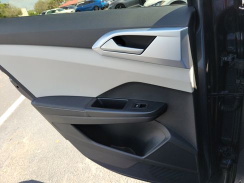 New 2026 Volkswagen Taos SE FWD image 16